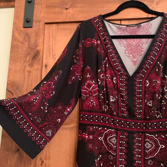 Lovely top for many occasions - Picture 2 of 4